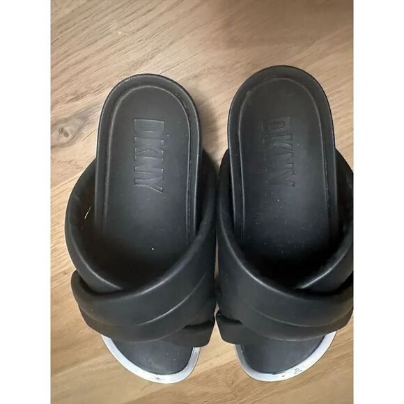 DKNY Sand  Cross Vienna Puffy Strap - Picture 4 of 6